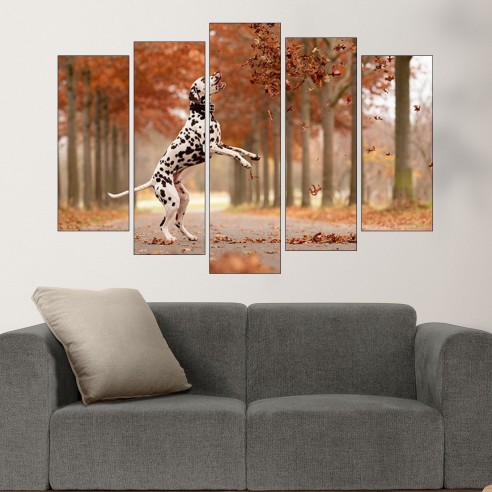 Далматинец си играе с листата - картина пано за стена - 3