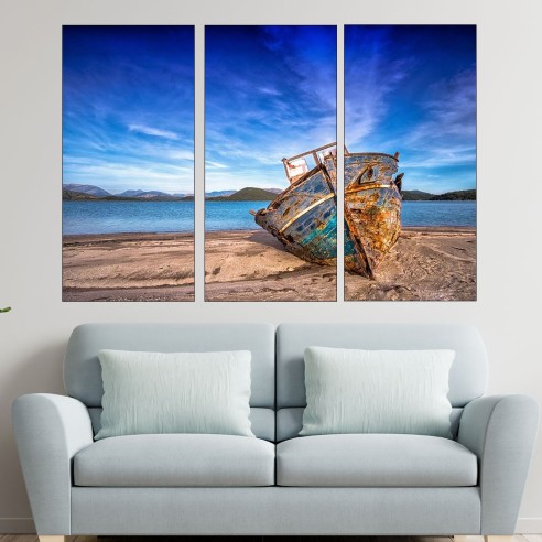 Отломки от лодка на брега - картина пано за стена - 1