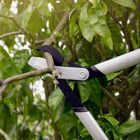 Овощарска ножица с разминаващи се остриета PowerGearX™ S LX92, Fiskars