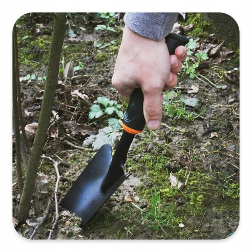 Градинска широка лопатка с гумирана дръжка De Luxe BRADAS ➤ топ цена ➤ dshome.bg