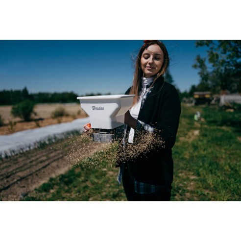 Ръчна сеялка 3 л White Line BRADAS ➤ топ цена ➤ dshome.bg