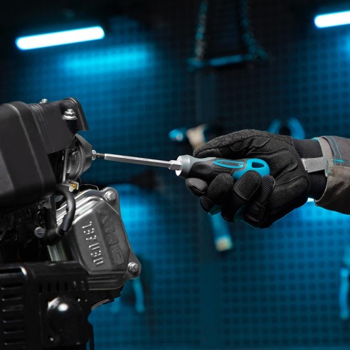 Отвертка с трикомпонентна дръжка PZ2 х 100 мм GROSS ➤ топ цена ➤ dshome.bg