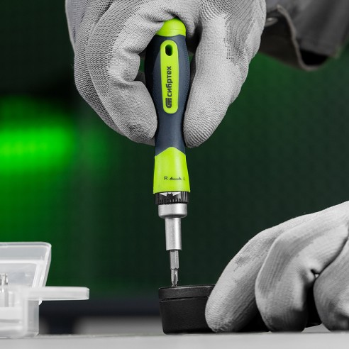 Реверсивна отвертка за фина механика с битове и вложки 32 части СИБРТЕХ ➤ топ цена ➤ dshome.bg