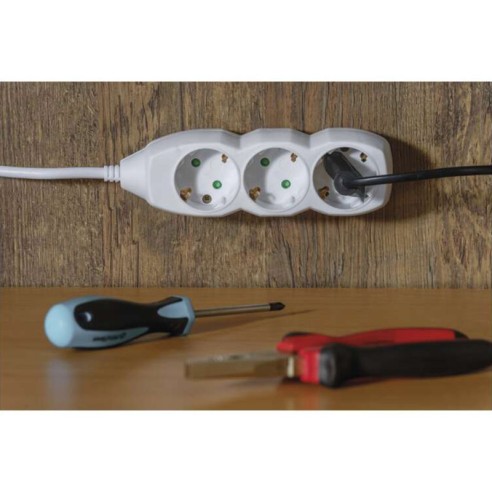 Разклонител с 3 гнезда 1.5 м бял EMOS ➤ топ цена ➤ dshome.bg