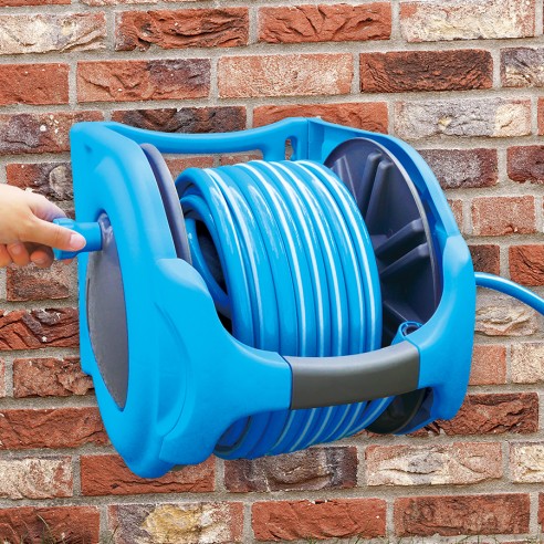 Макара с маркуч и пистолет за поливане за стена AQUACRAFT ➤ топ цена ➤ dshome.bg