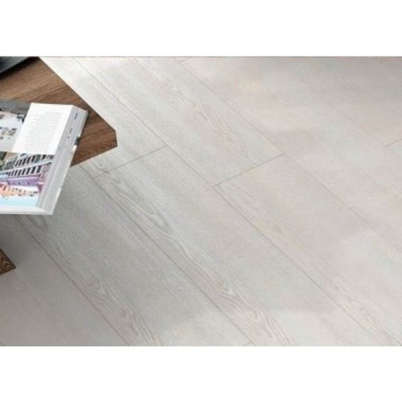 Ламиниран паркет 8 мм AC4/32 V4 Nil Natura Line AGT ➤ топ цена ➤ dshome.bg