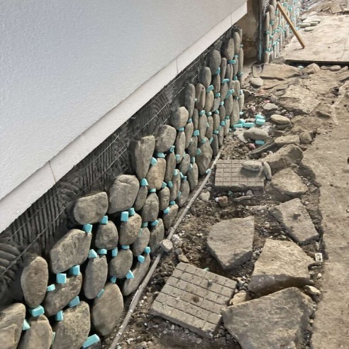 Декоративен речен плосък камък сив ➤ топ цена ➤ dshome.bg