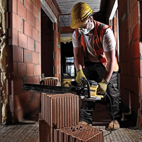 Саблен трион 1700 W DWE397-QS DeWALT ➤ топ цена ➤ dshome.bg