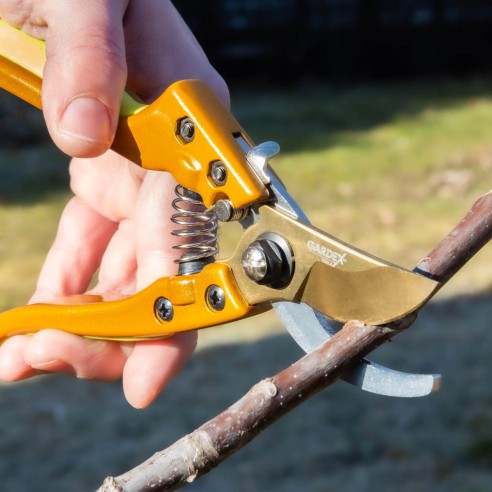 Лозарска ножица с алуминиеви дръжки 200 мм Easy Cut GARDEX ➤ топ цена ➤ dshome.bg