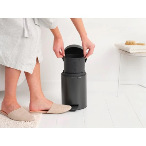 Кошче за баня 3 л NewIcon Confident Grey BRABANTIA ➤ топ цена ➤ dshome.bg