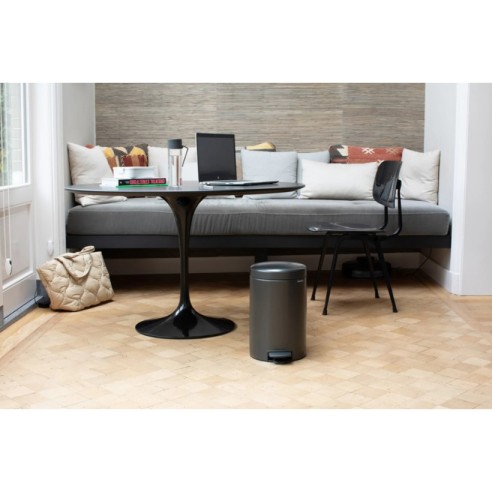 Кош за боклук 12 л NewIcon Confident Grey BRABANTIA ➤ топ цена ➤ dshome.bg