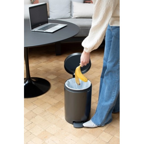 Кош за боклук 12 л NewIcon Confident Grey BRABANTIA ➤ топ цена ➤ dshome.bg