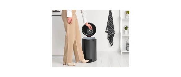 Кош за боклук 20 л NewIcon Confident Grey BRABANTIA ➤ топ цена ➤ dshome.bg