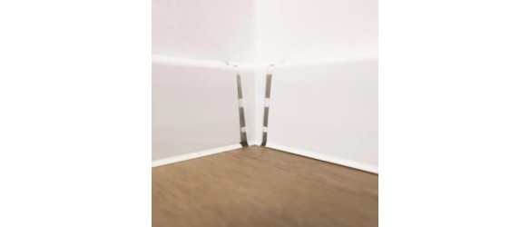 Вътрешен ъгъл за подов перваз INDO-01 бял 2 бр. ARBITON Вътрешен ъгъл за подов перваз INDO-01 бял 2 бр. ARBITON