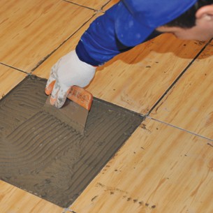 Назъбена шпакла с дървена дръжка 17см зъб 8x8мм DEKOR - 1 2