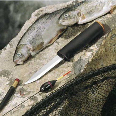 Универсален нож 21.8см с пластмасова ножница за колан FISKARS