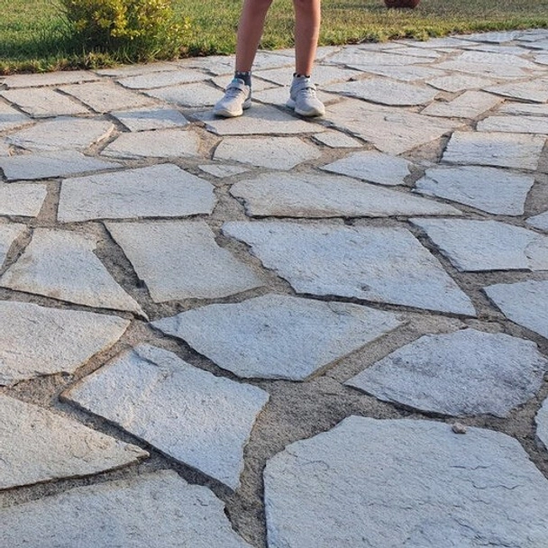 Настилка от едри плочи от Сиво-син гнайс 1-3 см - Image 4