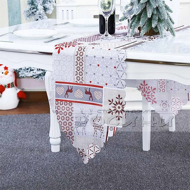 Коледен тишлайфер Еленчета 35х180 см - Image 2