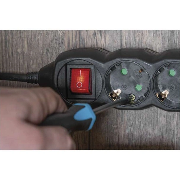 Разклонител с 4 гнезда 3 м с ключ черен EMOS - Image 4