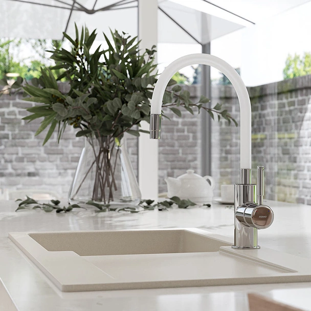 Стоящ смесител за кухня с гъвкав PVC бял чучур Zumba FERRO - Image 3