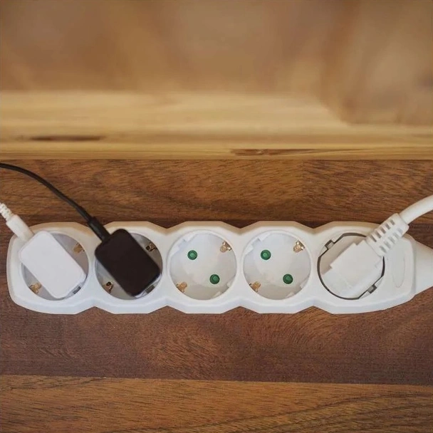 Разклонител с 5 гнезда 1.5 м бял EMOS - Image 3