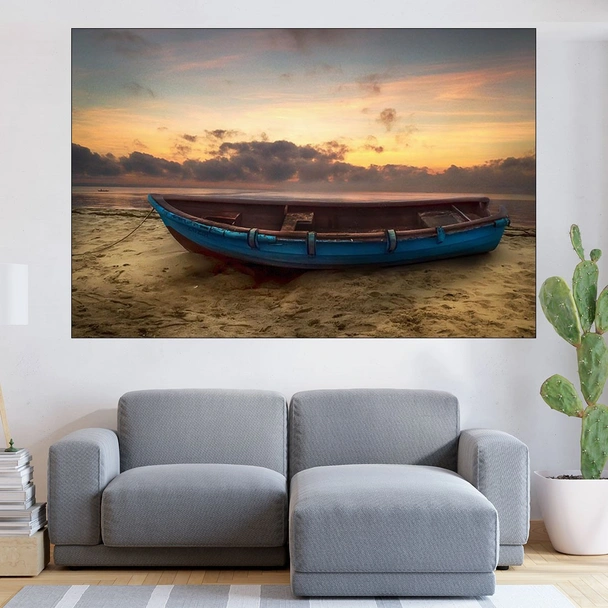 Самотна лодка на плажа - картина пано за стена