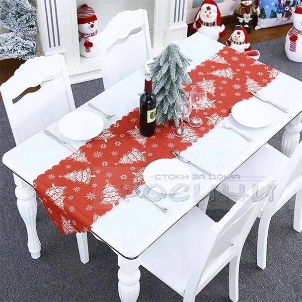 Коледен тишлайфер Елхички червен 35х180 см - Image 5