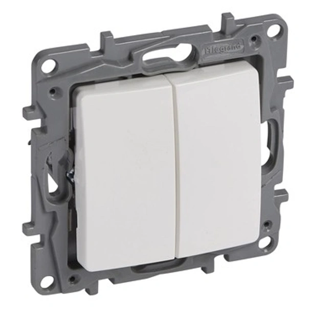 Стълбищен сериен бутон Niloe бял LEGRAND