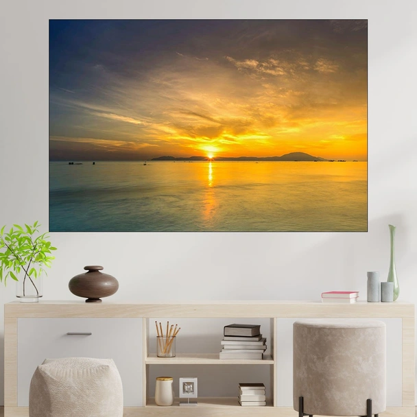 Ефектен залез над водата - картина пано за стена