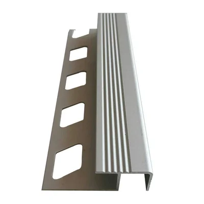 Алуминиева лайстна за стъпало лукс 12 мм 2.5 м полирано сребро