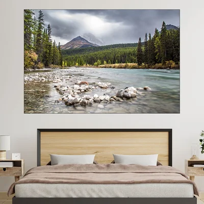 На брега на река в гората - картина пано за стена