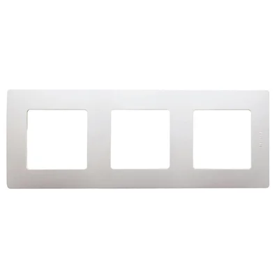 Тройна рамка за ел. ключове и контакти цвят крем Legrand Niloe