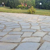 Настилка от едри плочи от Сиво-син гнайс 1-3 см - Thumbnail 3