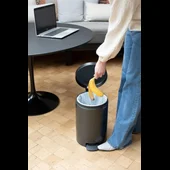 Кош за боклук 12 л NewIcon Confident Grey BRABANTIA - Thumbnail 6