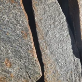 Настилка от едри плочи от Сребрист гнайс Металик - Thumbnail 7